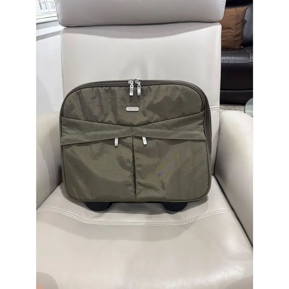 baggalini 4-Wheel Rolling Tote